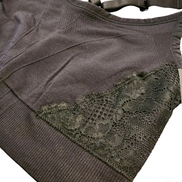 Torrid Black Seamless Racerback Bralette Size 00 NWT - Picture 3 of 7